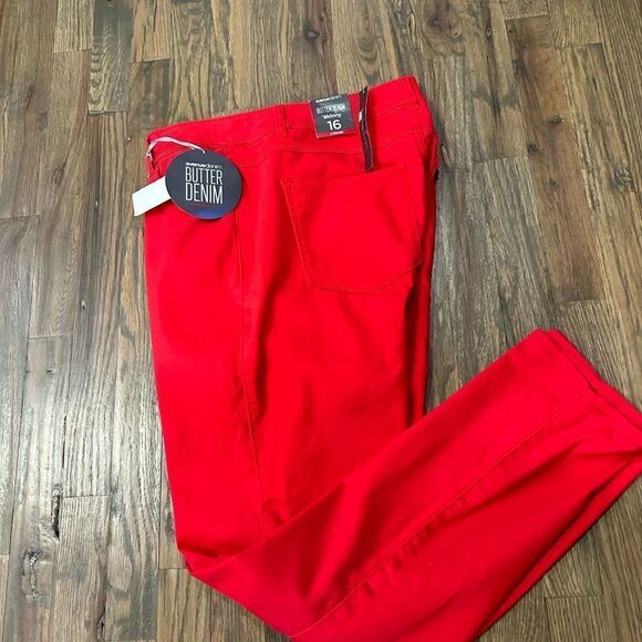 Avenue Butter Denim Red Skinny Jean’s NWT 16 Average - Picture 4 of 15